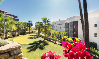 Eigentijdse golf appartementen te koop in Hoyo 19, op een 5-sterren golfresort, New Golden Mile, Marbella - Benahavis 807503 