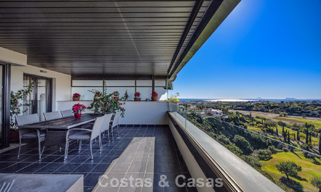 Eigentijdse golf appartementen te koop in Hoyo 19, op een 5-sterren golfresort, New Golden Mile, Marbella - Benahavis 807510