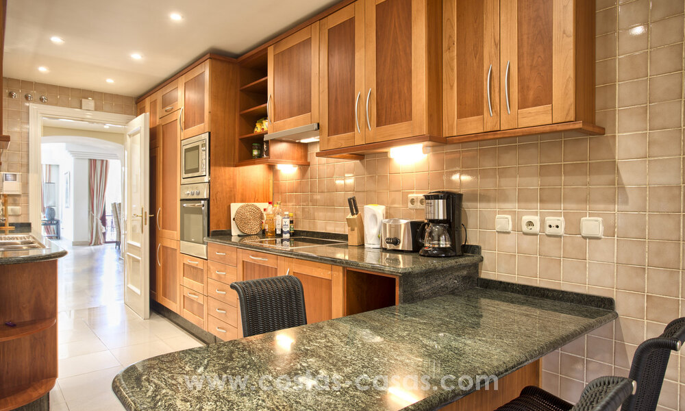 Appartementen te koop in La Alzambra, op loopafstand van Puerto Banus in Nueva Andalucia, Marbella 807701