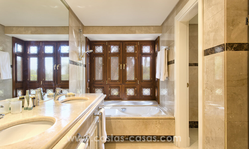 Appartementen te koop in La Alzambra, op loopafstand van Puerto Banus in Nueva Andalucia, Marbella 807703