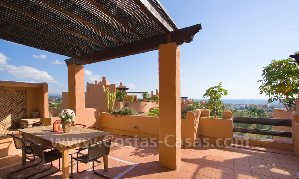 Appartementen te koop in La Alzambra, op loopafstand van Puerto Banus in Nueva Andalucia, Marbella 807747