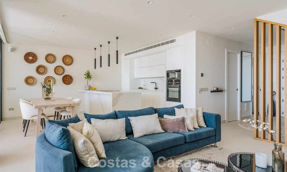 Luxe duplex penthouse met panoramisch uitzicht te koop in Nueva Andalucia’s golfvallei, Marbella 808063