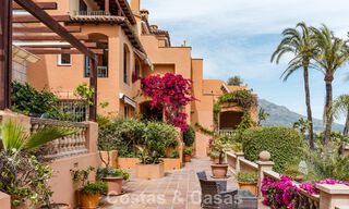 Luxe duplex penthouse met panoramisch uitzicht te koop in Nueva Andalucia’s golfvallei, Marbella 808070 