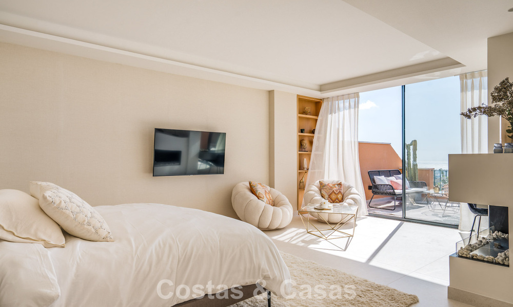Luxe duplex penthouse met panoramisch uitzicht te koop in Nueva Andalucia’s golfvallei, Marbella 808074