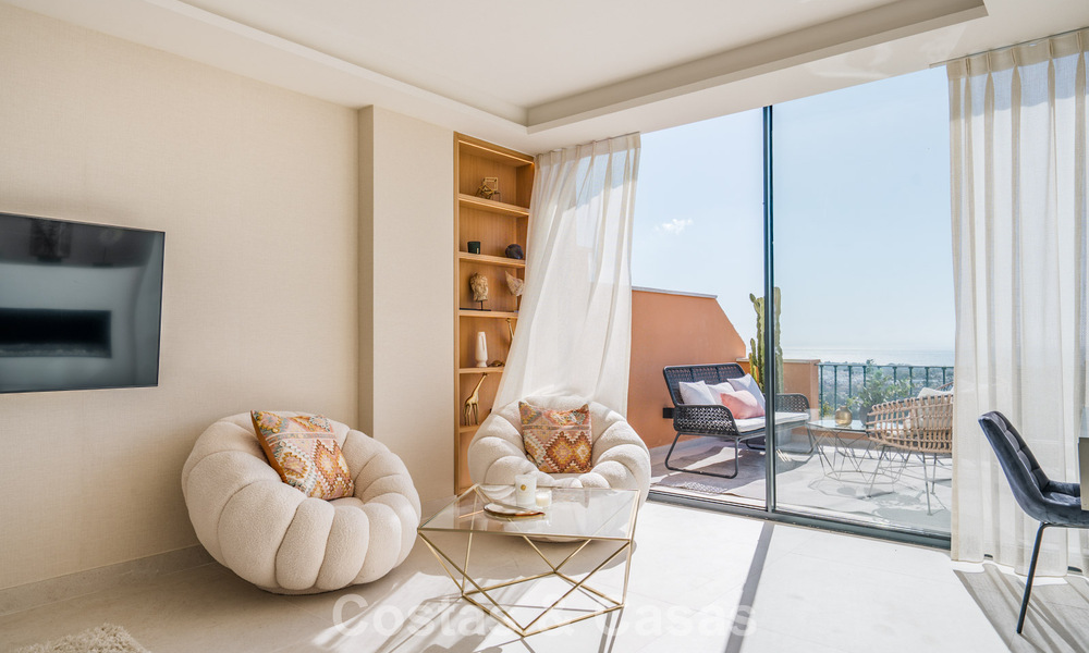 Luxe duplex penthouse met panoramisch uitzicht te koop in Nueva Andalucia’s golfvallei, Marbella 808075