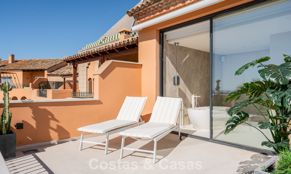 Luxe duplex penthouse met panoramisch uitzicht te koop in Nueva Andalucia’s golfvallei, Marbella 808083