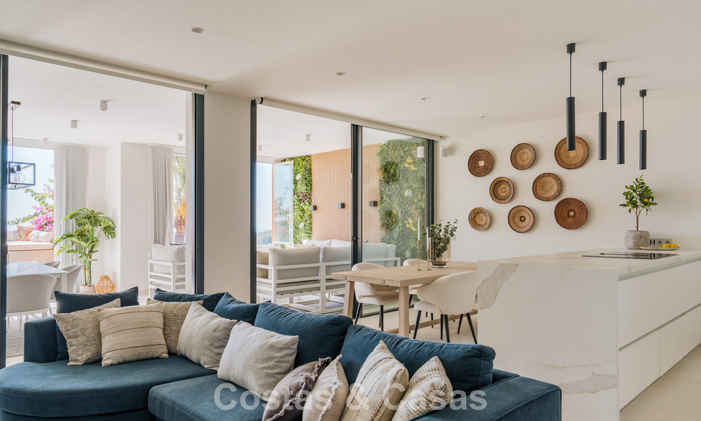 Luxe duplex penthouse met panoramisch uitzicht te koop in Nueva Andalucia’s golfvallei, Marbella 808097