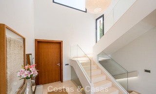 Hedendaagse luxe villa met minimalistisch design te koop in Nueva Andalucia, Marbella 808105 