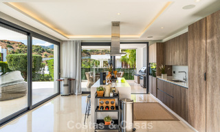 Hedendaagse luxe villa met minimalistisch design te koop in Nueva Andalucia, Marbella 808119 