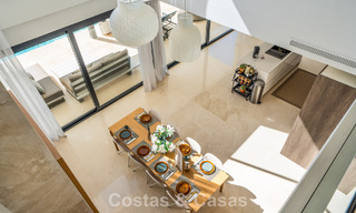 Hedendaagse luxe villa met minimalistisch design te koop in Nueva Andalucia, Marbella 808123 