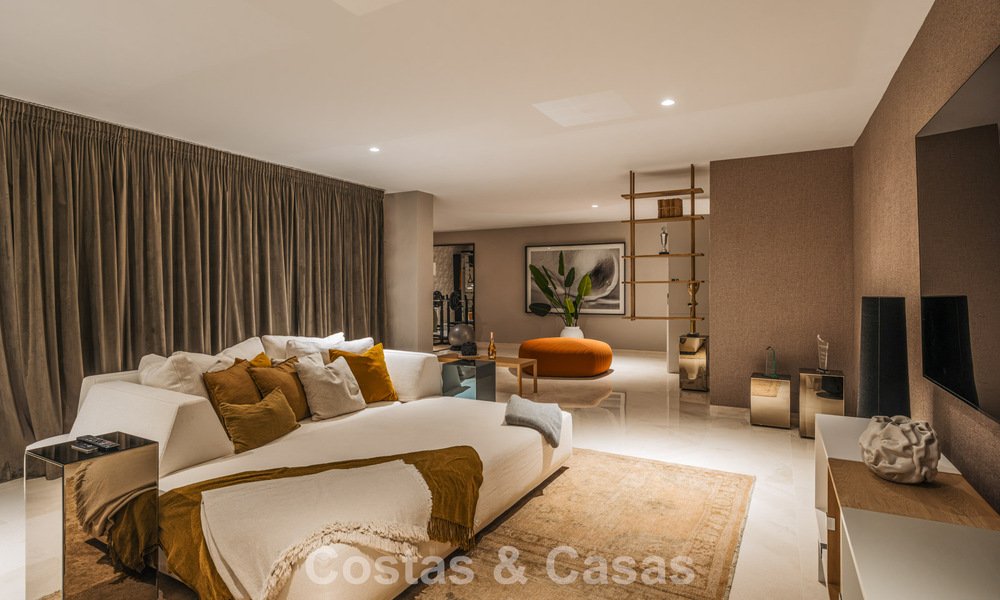 Hedendaagse luxe villa met minimalistisch design te koop in Nueva Andalucia, Marbella 808133