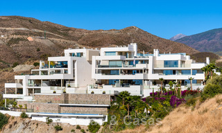 Modern appartement te koop met plonsbad en zeezicht in een boetiekcomplex in de golfvallei van Nueva Andalucia, Marbella 808161 
