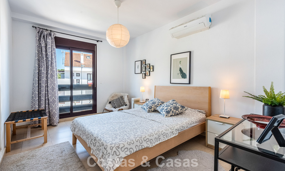 Ruime appartementen te koop in La Maestranza op een steenworp van alle voorzieningen in Nueva Andalucia, Marbella 808236