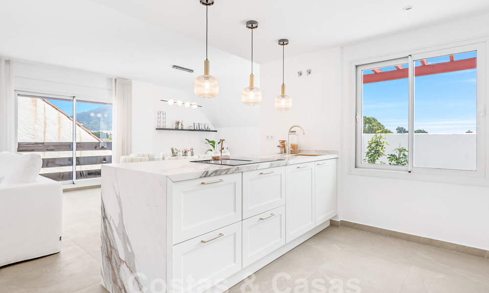 Ruime appartementen te koop in La Maestranza op een steenworp van alle voorzieningen in Nueva Andalucia, Marbella 808270