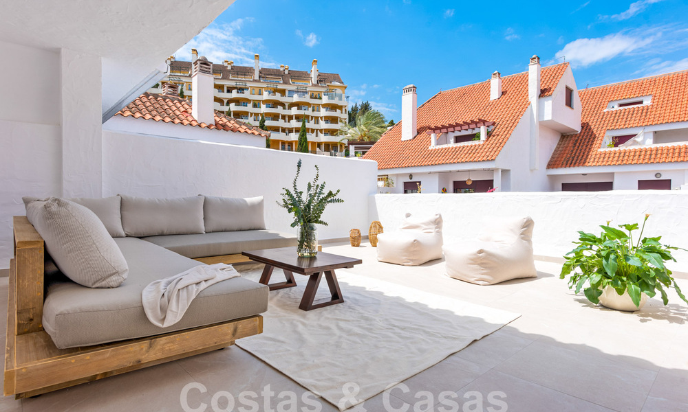 Ruime appartementen te koop in La Maestranza op een steenworp van alle voorzieningen in Nueva Andalucia, Marbella 808282