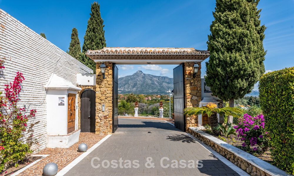 Charmant rijhuis te koop in een afgesloten community op een steenworp van Puerto Banus, Marbella 808516