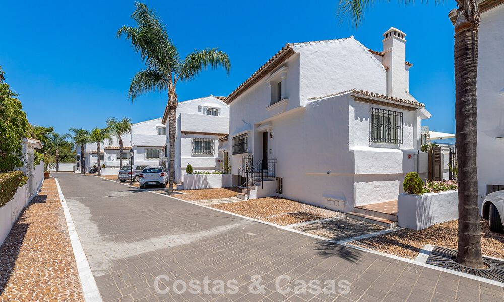Charmant rijhuis te koop in een afgesloten community op een steenworp van Puerto Banus, Marbella 808533