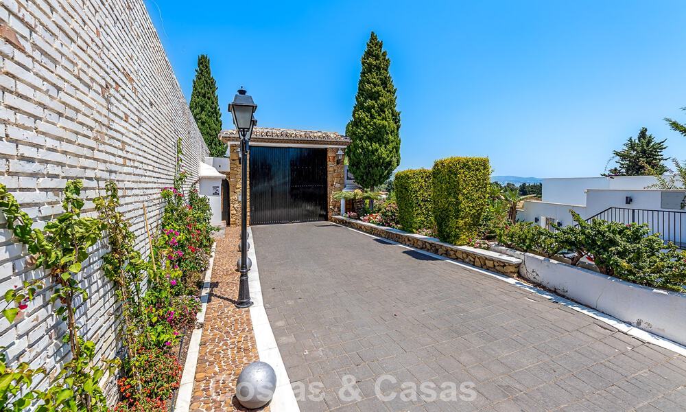 Charmant rijhuis te koop in een afgesloten community op een steenworp van Puerto Banus, Marbella 808536