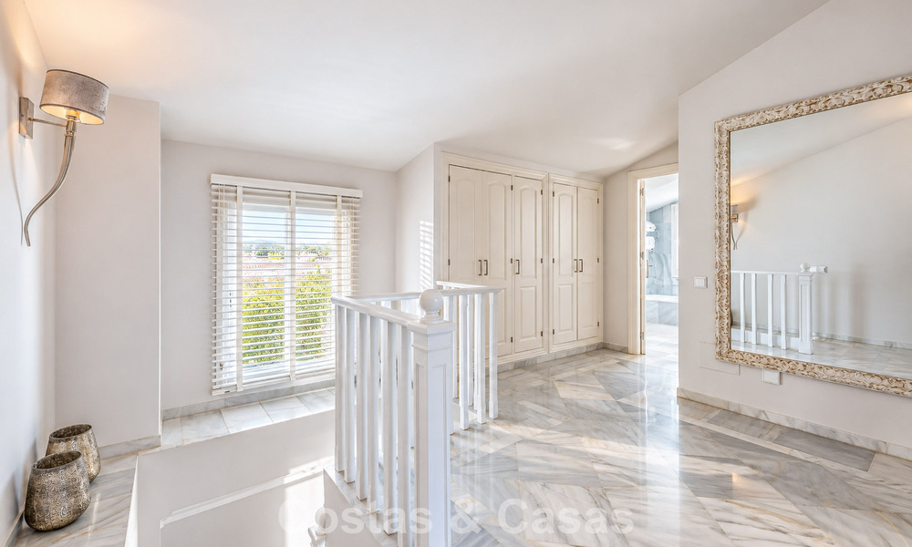 Charmant rijhuis te koop in een afgesloten community op een steenworp van Puerto Banus, Marbella 808543
