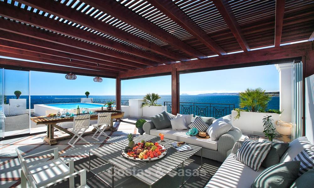 Frontline beach luxe appartement te koop met open zeezicht, Estepona, Costa del Sol 9757