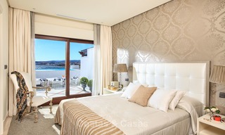 Frontline beach luxe appartement te koop met open zeezicht, Estepona, Costa del Sol 9758 