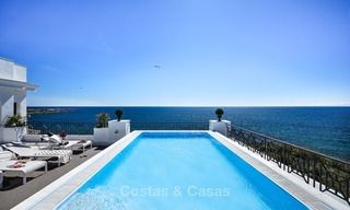 Beachfont luxe 3 slaapkamer appartementen te koop, Estepona, Costa del Sol, met open zeezicht 9780 