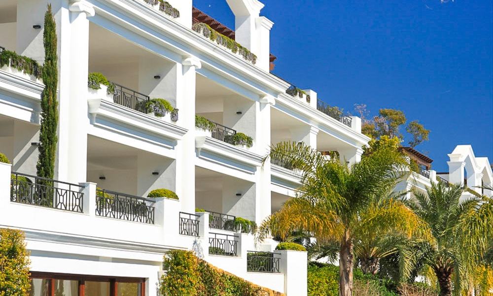 Beachfont luxe 3 slaapkamer appartementen te koop, Estepona, Costa del Sol, met open zeezicht 9777