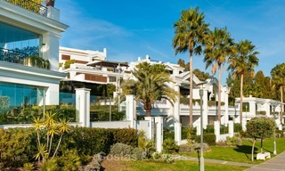 Beachfont luxe 3 slaapkamer appartementen te koop, Estepona, Costa del Sol, met open zeezicht 7987 