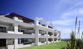 Beachfront luxe penthouse te koop, Estepona, Costa del Sol, Eerstelijn strand met zeezicht en privézwembad 9819 