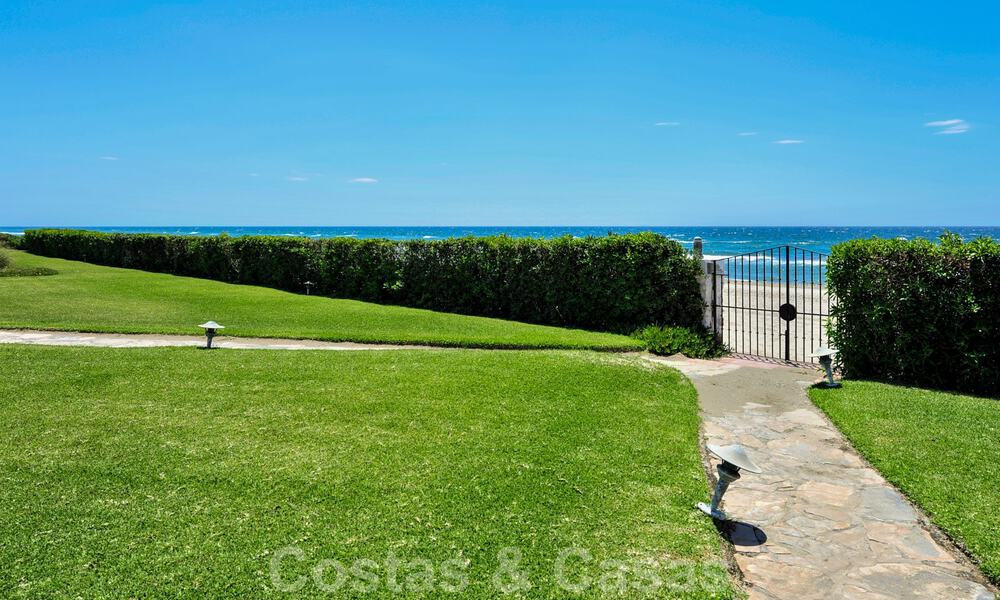 Exclusief Beachfront penthouse appartement te koop, frontline beach in Los Monteros te Marbella 37198