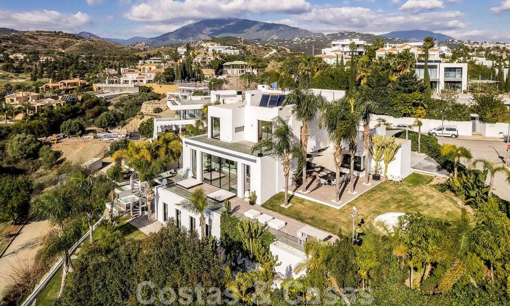Moderne luxevilla te koop in een golfwijk in Marbella - Benahavis 49495