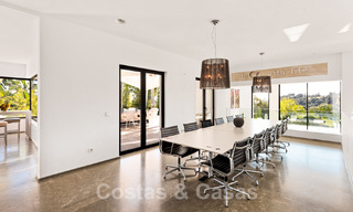 Moderne luxevilla te koop in een golfwijk in Marbella - Benahavis 49496 