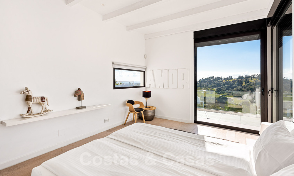 Moderne luxevilla te koop in een golfwijk in Marbella - Benahavis 49500