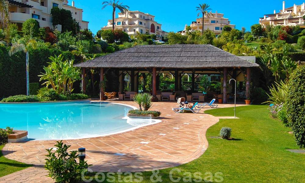 Capanes del Golf: Ruime luxe appartementen te koop omringd door de golfcourse, Marbella - Benahavis 23866