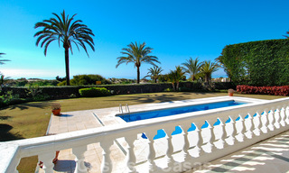 Exclusieve beachfront villa te koop in prestigieuze urbanisatie in oost Marbella 30520 