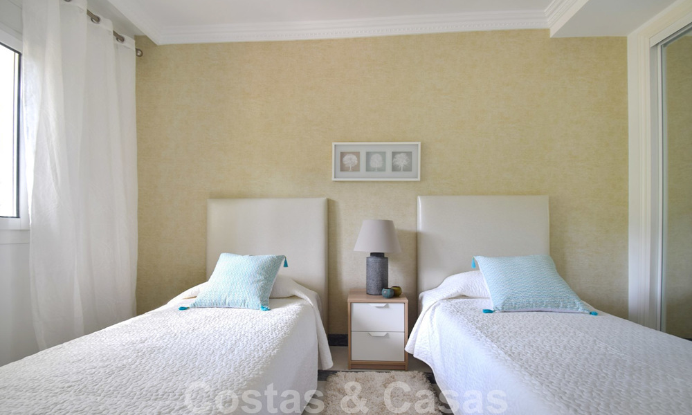 Goedkope appartementen te koop in een omheind resort in Nueva Andalucia te Marbella 20695