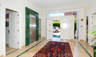 Luxe villa te koop in kolloniale stijl in Marbella op een groot perceel 22553 