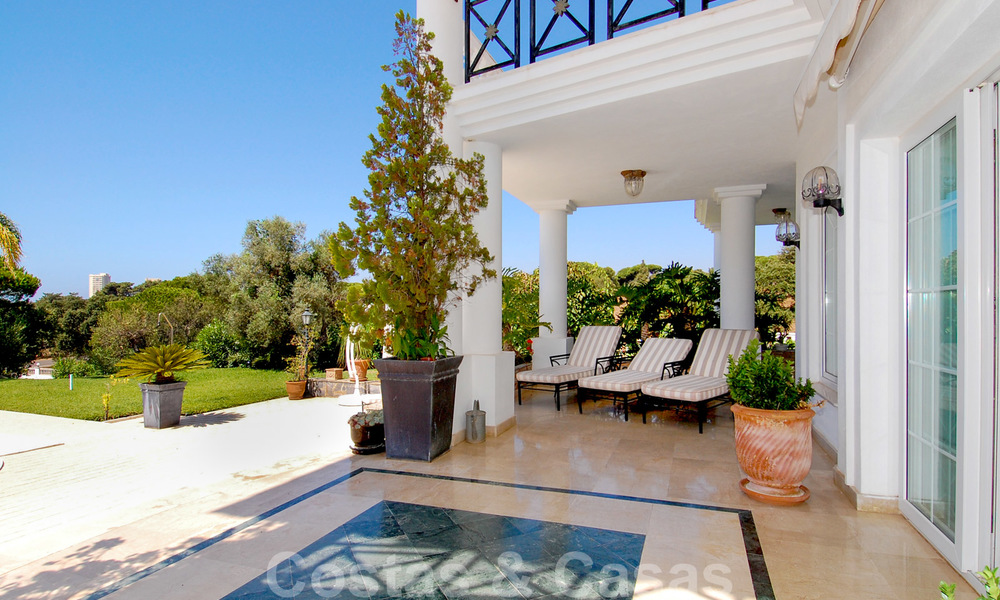 Luxe villa te koop in kolloniale stijl in Marbella op een groot perceel 22572