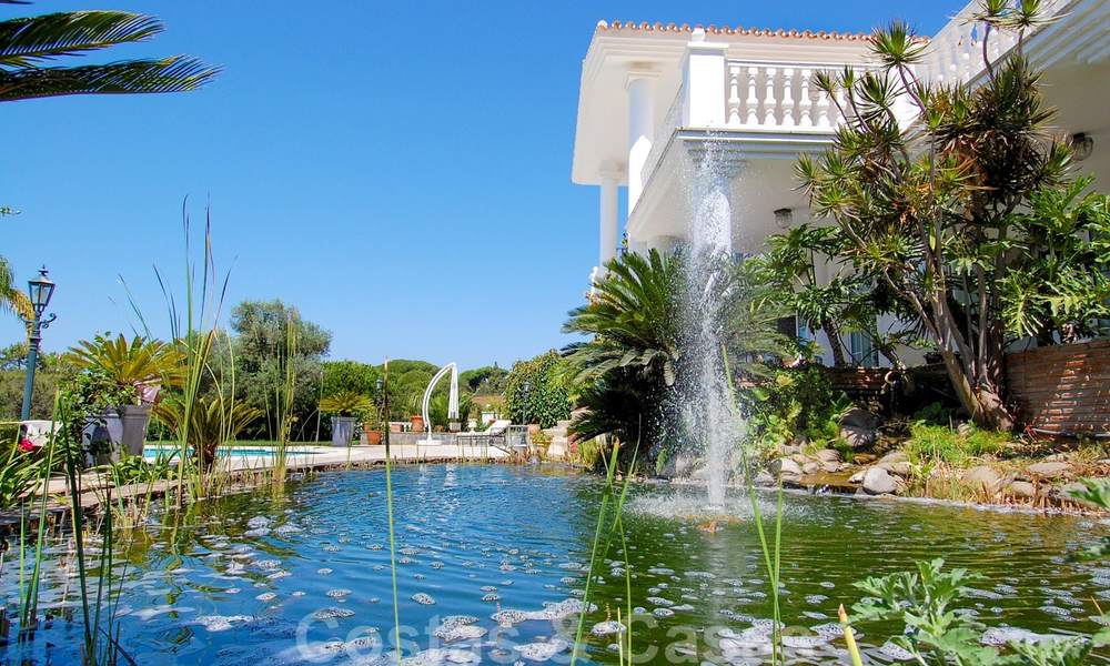 Luxe villa te koop in kolloniale stijl in Marbella op een groot perceel 22577