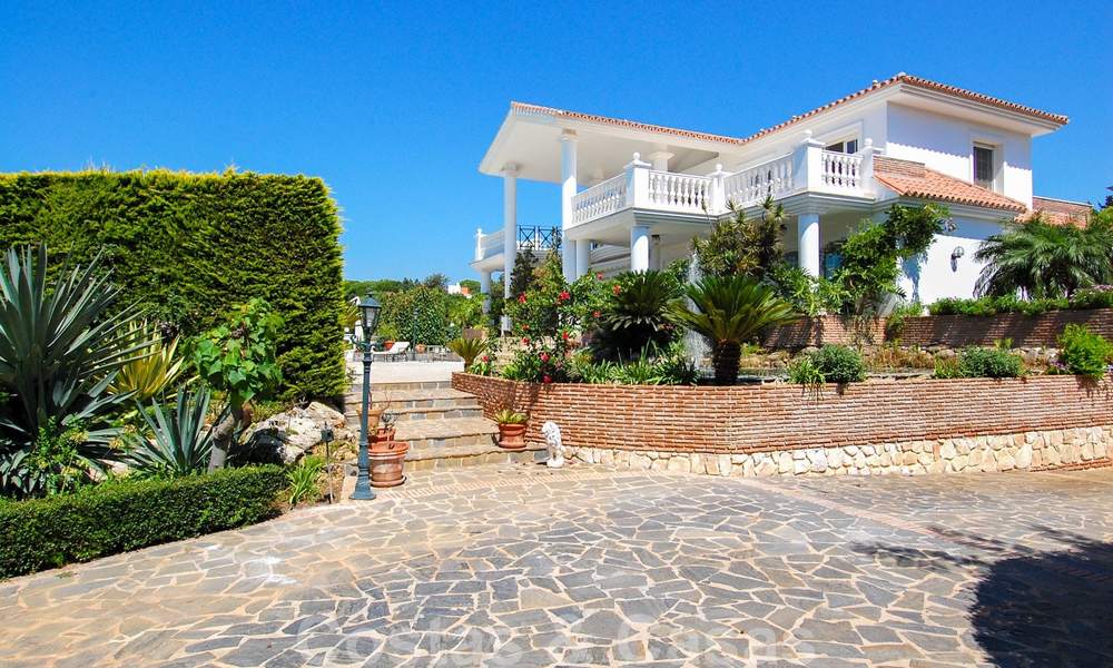 Luxe villa te koop in kolloniale stijl in Marbella op een groot perceel 22578