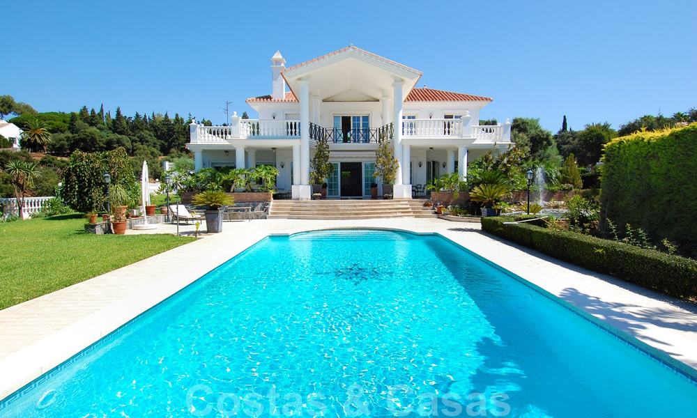 Luxe villa te koop in kolloniale stijl in Marbella op een groot perceel 22581