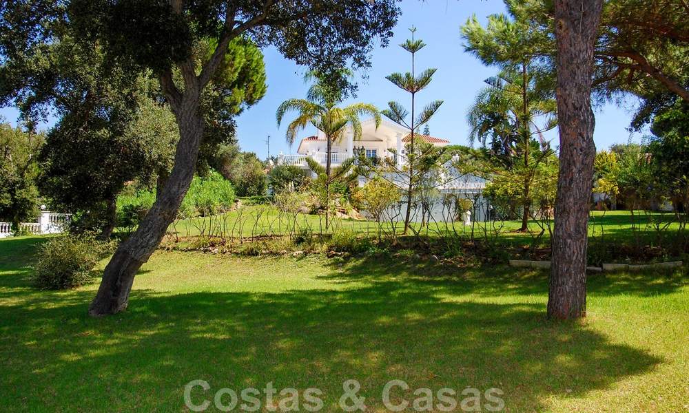 Luxe villa te koop in kolloniale stijl in Marbella op een groot perceel 22585