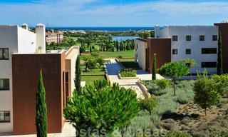 Moderne luxe eerstelijnsgolf appartementen met schitterend golf- en zeezicht te koop in Marbella - Benahavis 23899 
