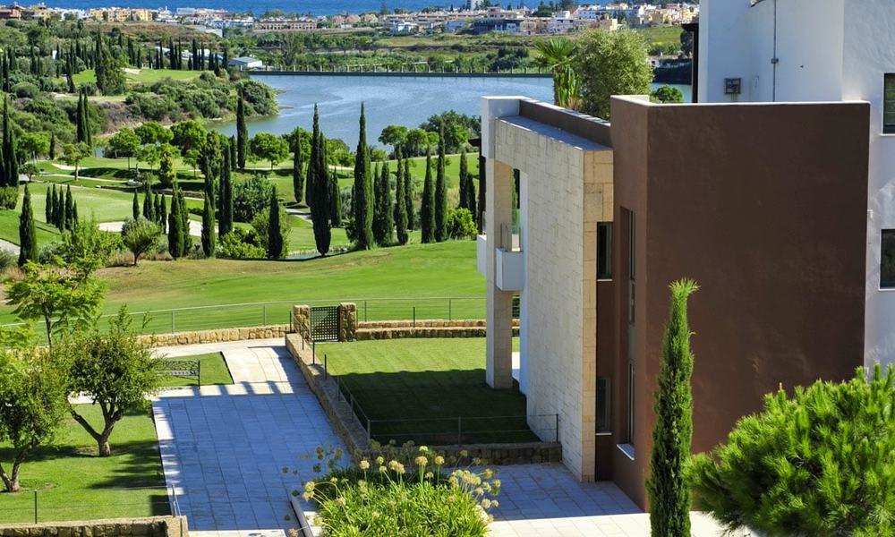 Moderne luxe eerstelijnsgolf appartementen met schitterend golf- en zeezicht te koop in Marbella - Benahavis 23900
