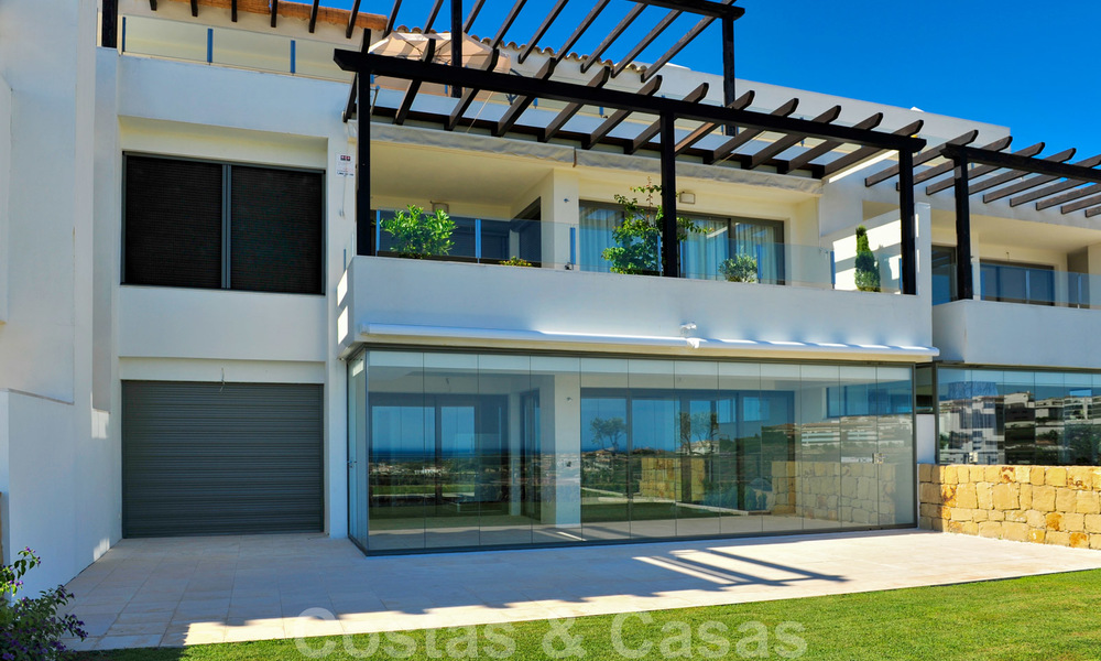 TEE 6: Mondaine eerstelijnsgolf appartementen met prachtig golf- en zeezicht te koop in Los Flamingos Golf in Marbella - Benahavis 23945