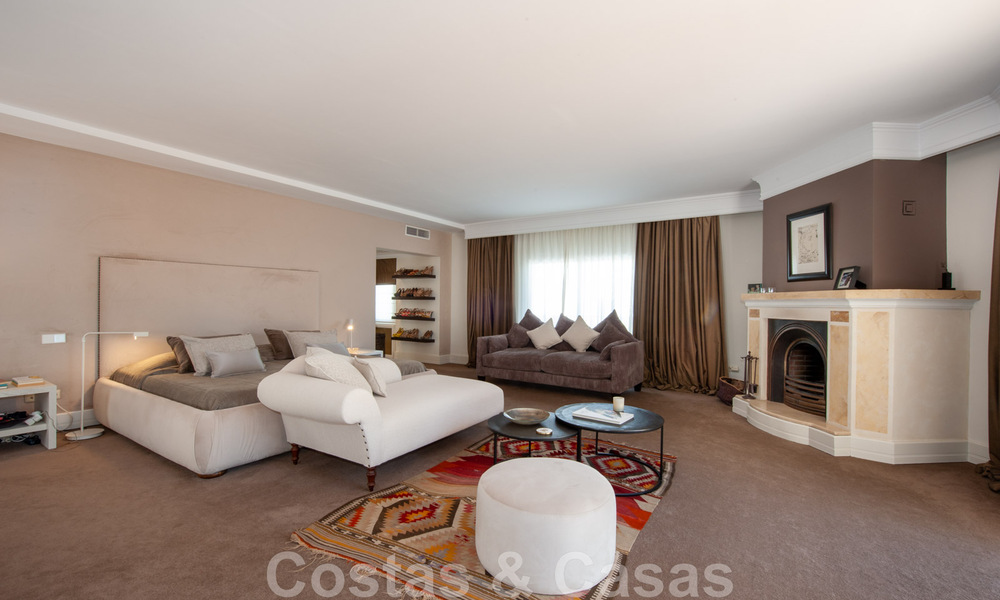 Traditionele Mediterrane luxevilla op een groot perceel te koop op de Golden Mile te Marbella 44224