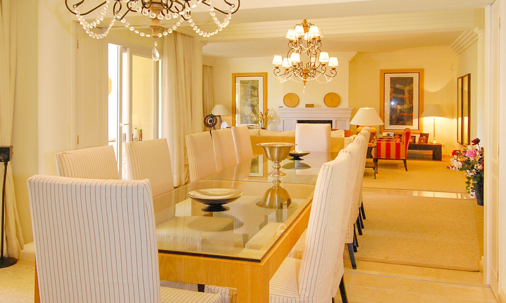 Uniek luxe dubbel-appartement te koop in Nueva Andalucia te Marbella 22919