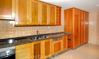 Luxe appartementen te koop aan de strandboulevard te San Pedro in Marbella 29884 