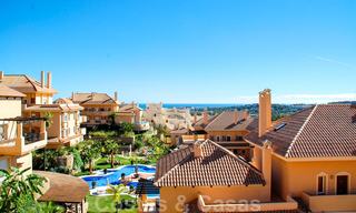 Ruime luxe appartementen en penthouses te koop in een gegeerd complex in Nueva Andalucia, Marbella 20800 