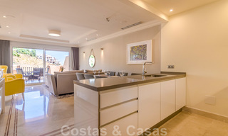 Ruime luxe appartementen en penthouses te koop in een gegeerd complex in Nueva Andalucia, Marbella 20814 
